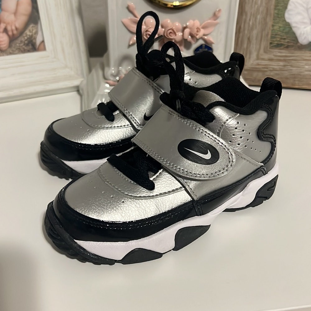 Nike Mission Toddler NWOT